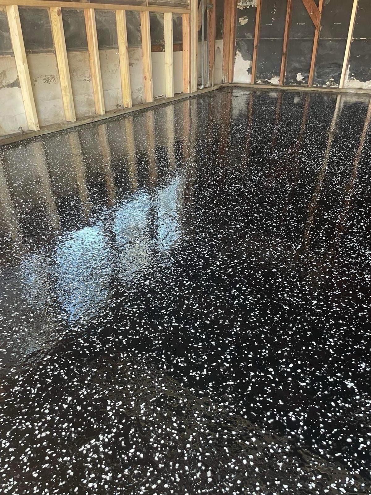 Black and white flake floor